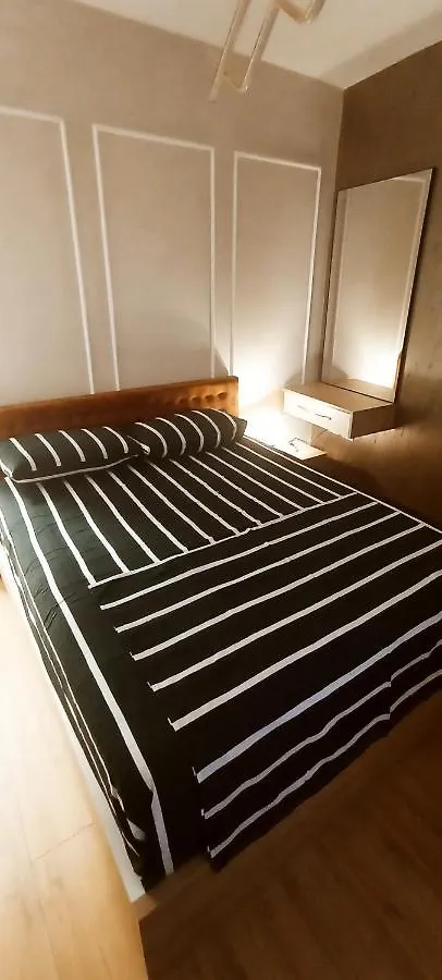 Old Train Apartment تيرانا 0*,  ألبانيا